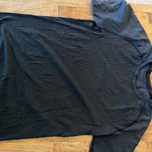 2 size large lululemon metal vent 2 shirts
